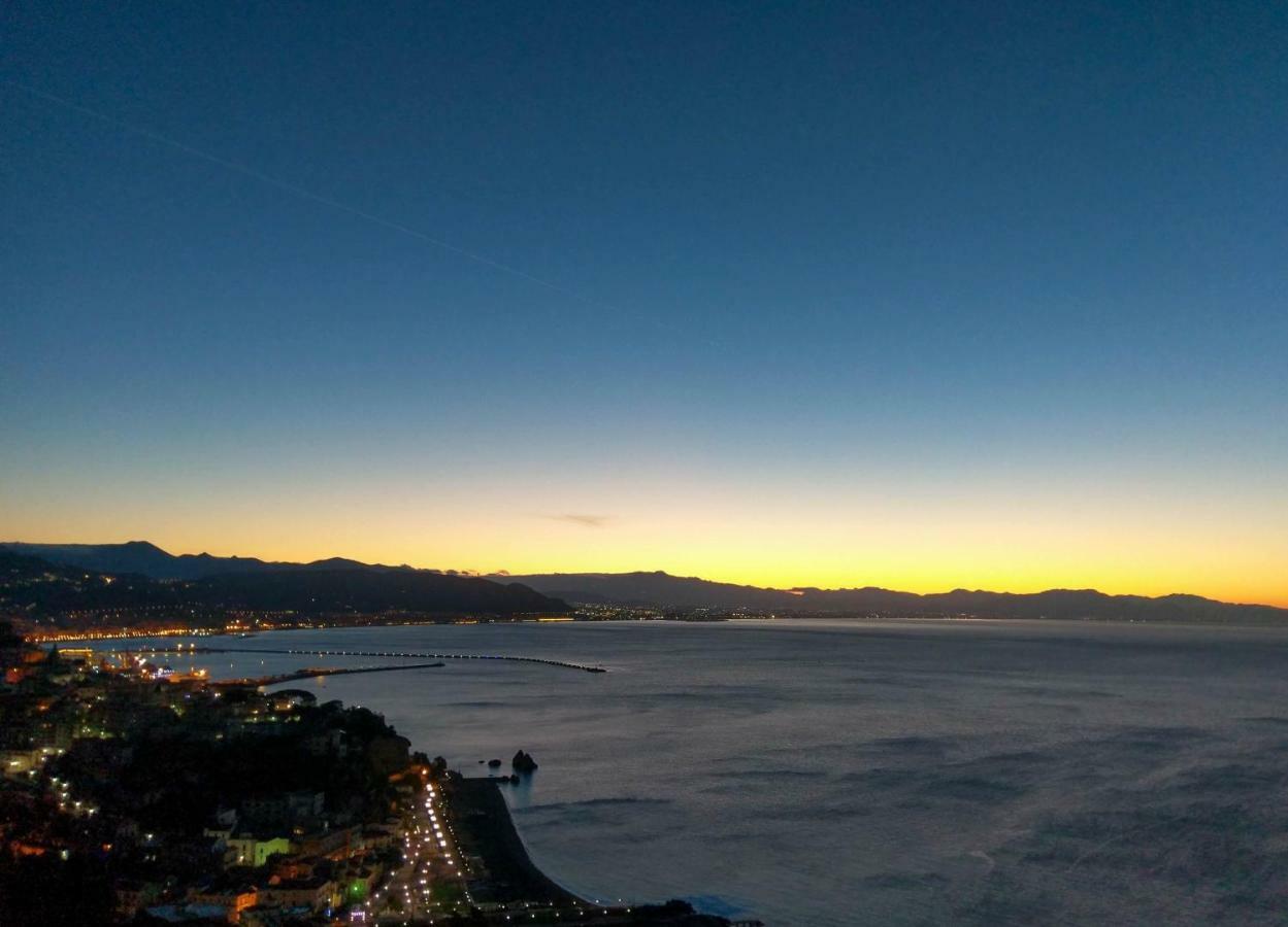 Aretusa Resort Amalfi Coast Vietri エクステリア 写真